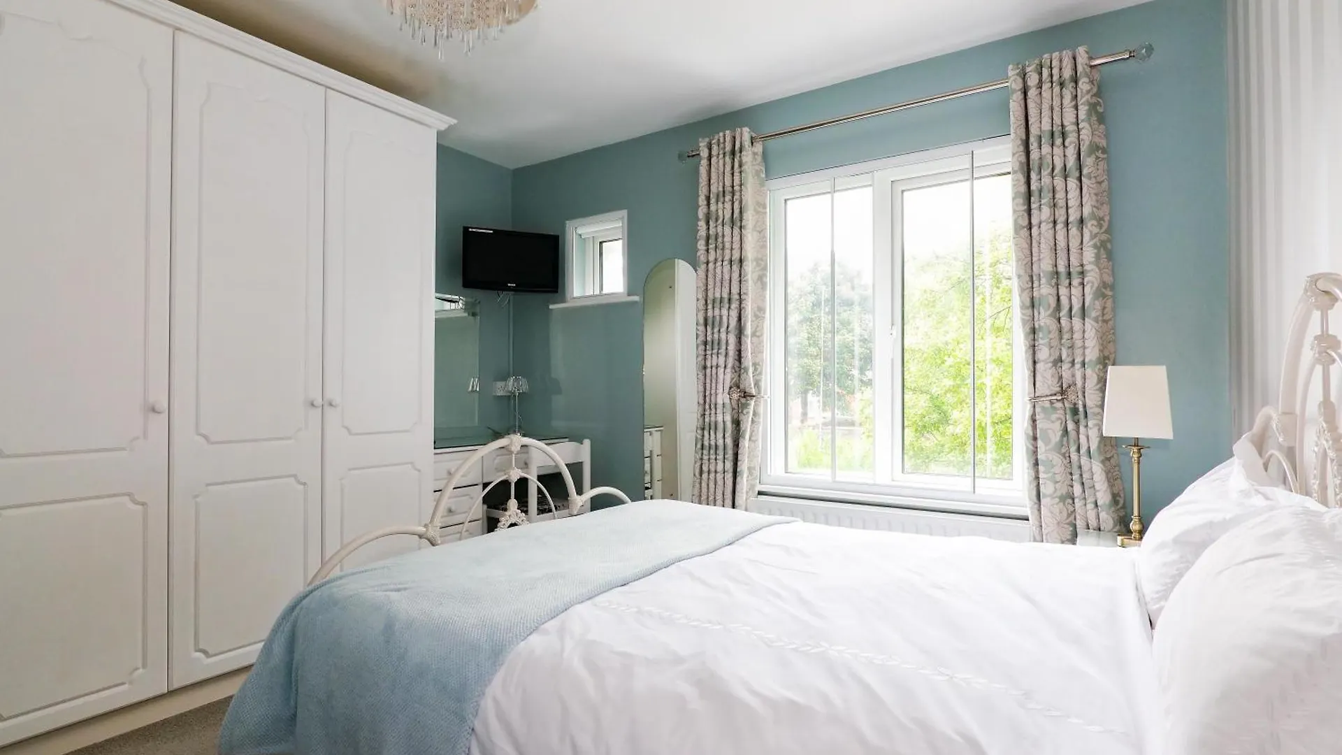 Sea Mist Guesthouse 4*, Galway
